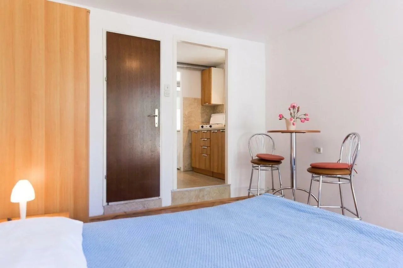 Apartment Studio In Vrbnik/Insel Krk 36776 Croatia